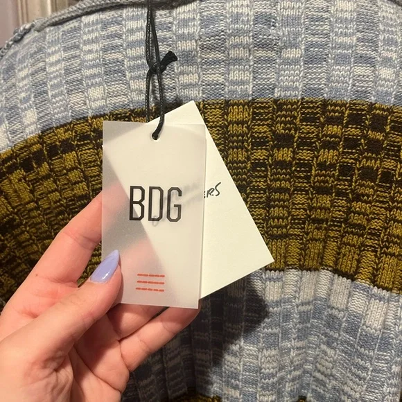 BDG Cropped Mix Match Sweater - Picture 4 of 5